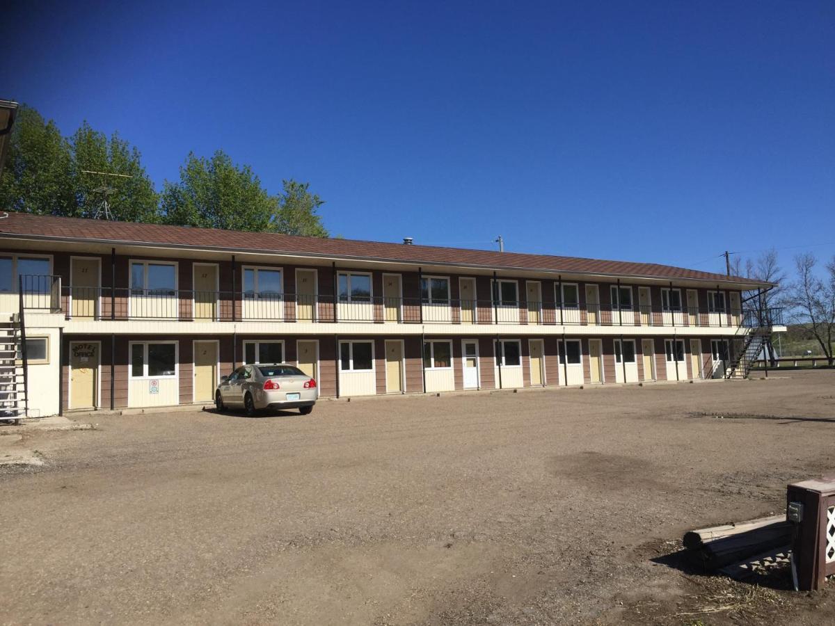 Jolly Giant Pub & Motel Willow Bunch Exterior foto